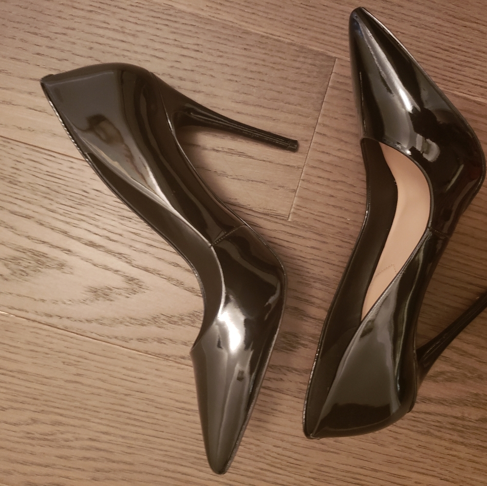 Heels - Picture 3 of 8